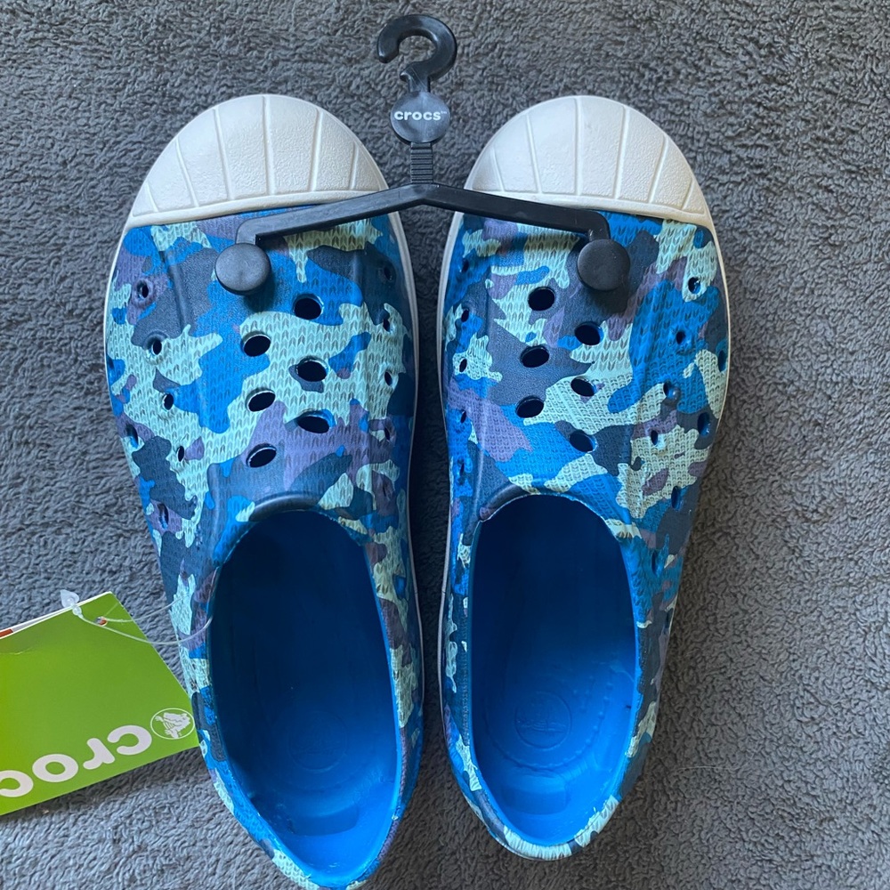 Size 1 Juniors Blue Camo Crocs